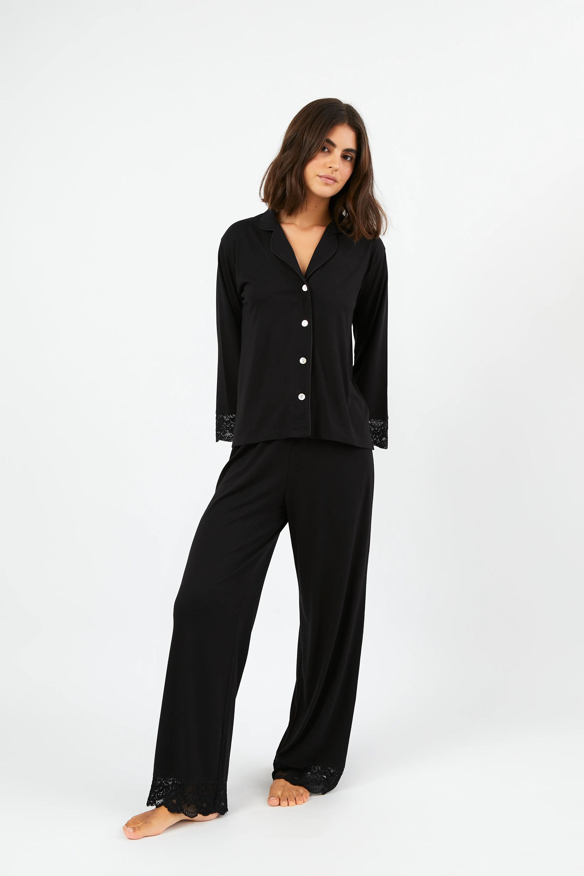 Pijama con Encaje Largo Estilo Boyfriend Vera Bridal - Negro y Rosa - Munai