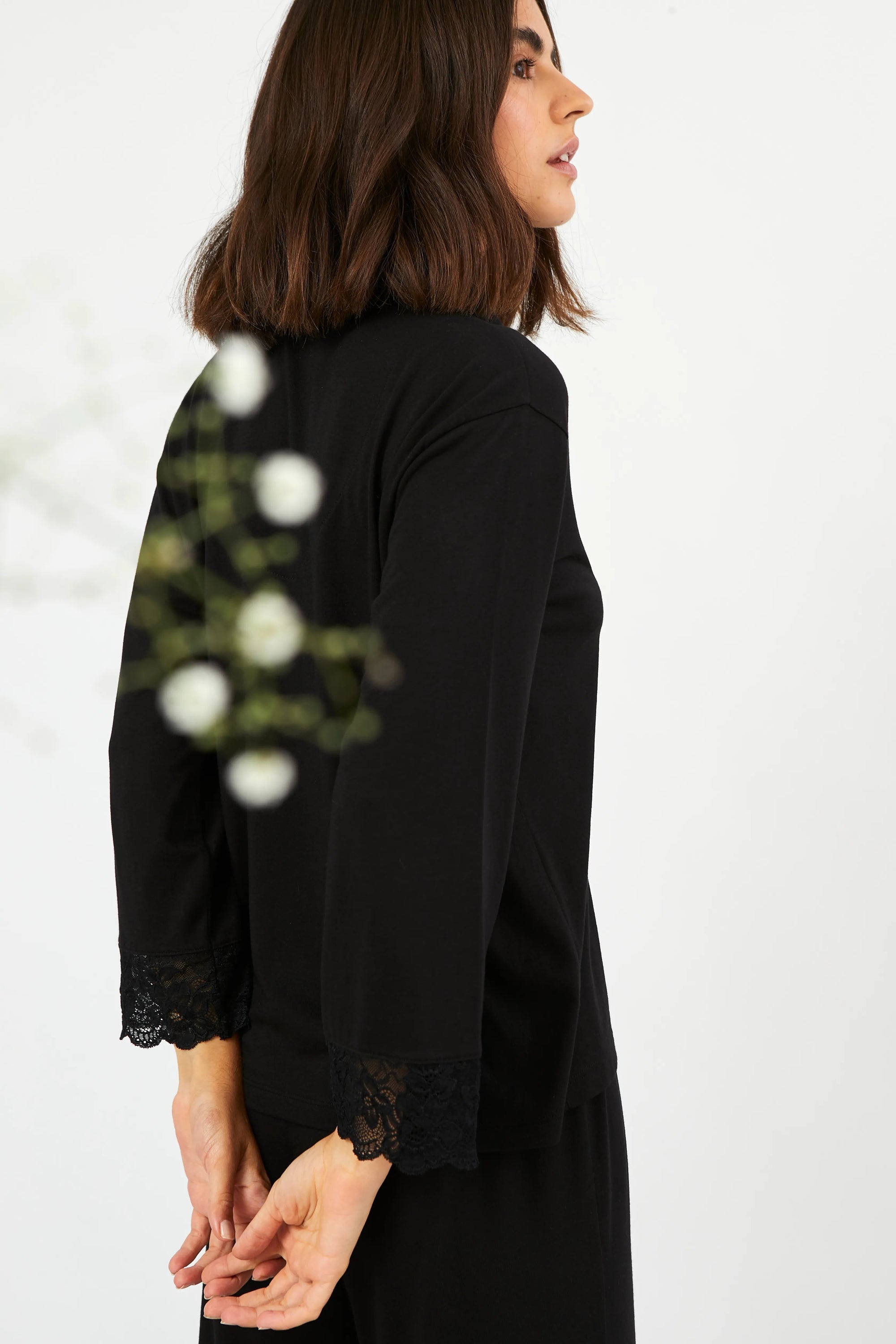 Pijama con Encaje Largo Estilo Boyfriend Vera Bridal - Negro y Rosa - Munai